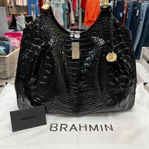 Brahmin purse. Like new condition.